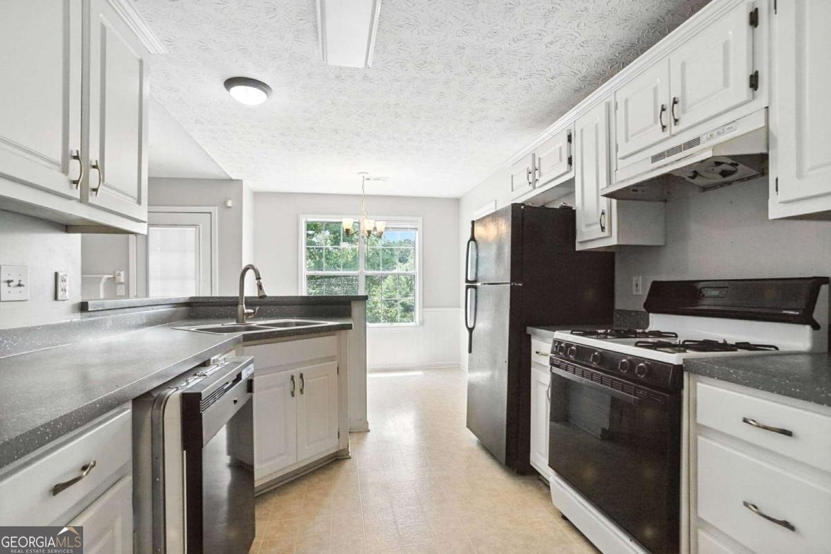 11747 Spring Lake Way Fayetteville - 14