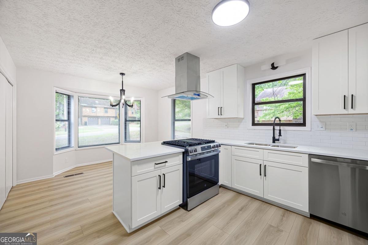 4047 Maxanne Drive Kennesaw - 2