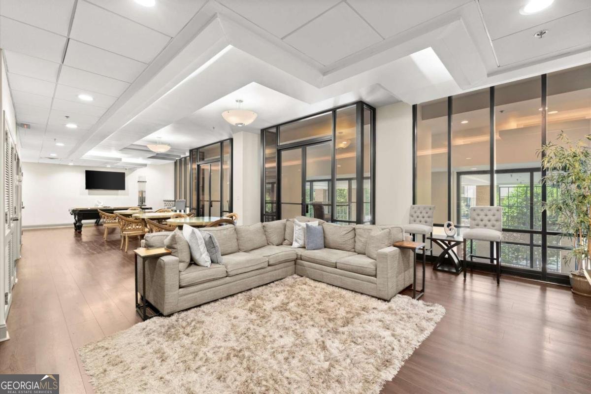 3481 Lakeside Drive Atlanta - 23