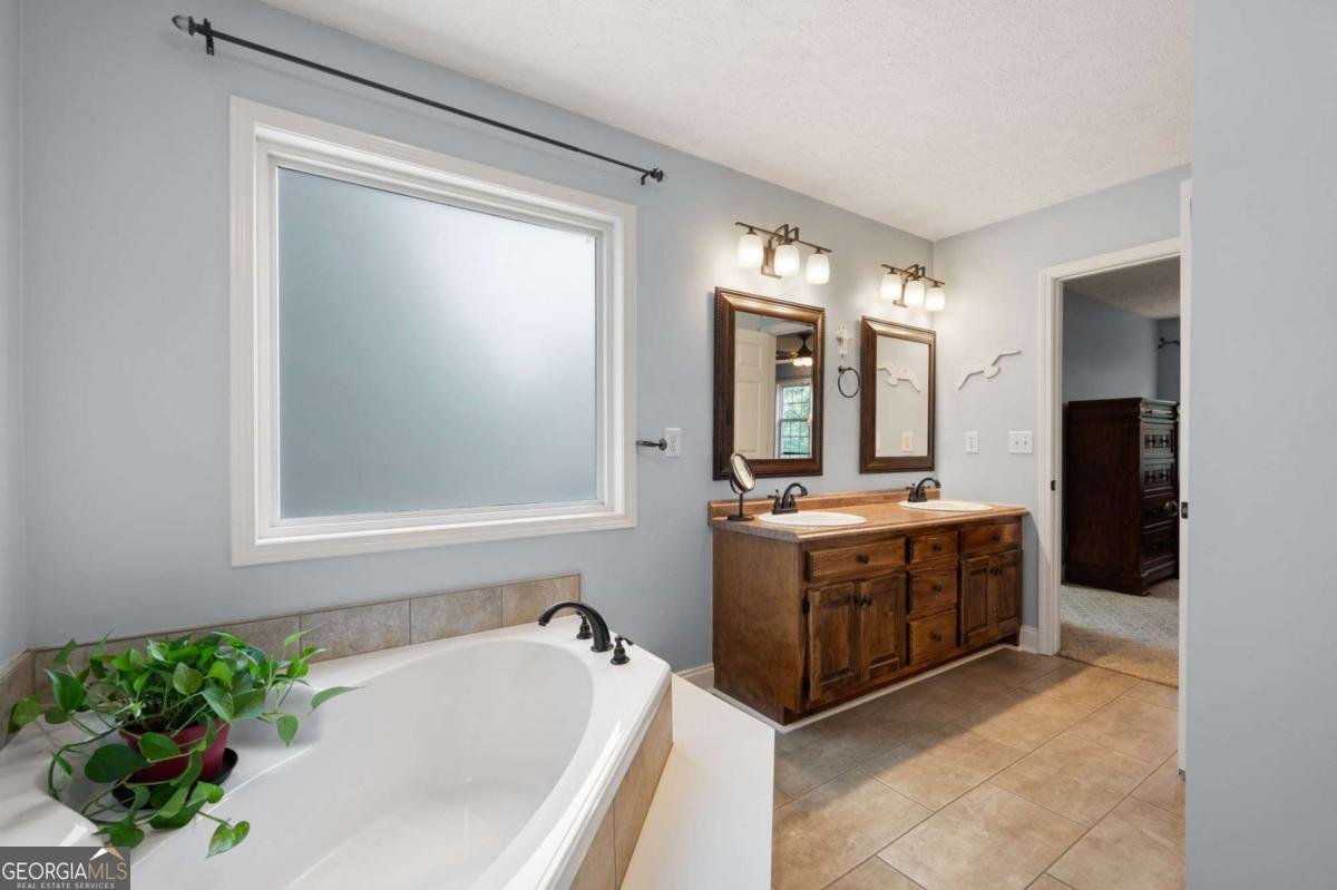 3060 Cypress Cove Ball Ground - 31
