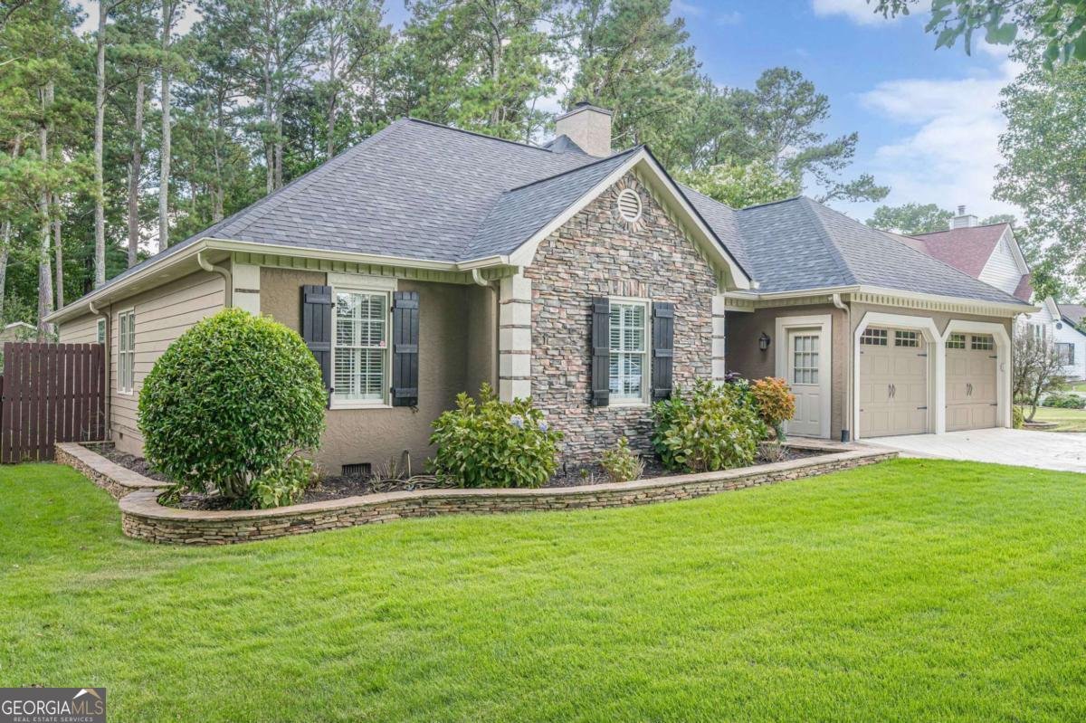 2104 Etowah Valley Drive Woodstock - 2