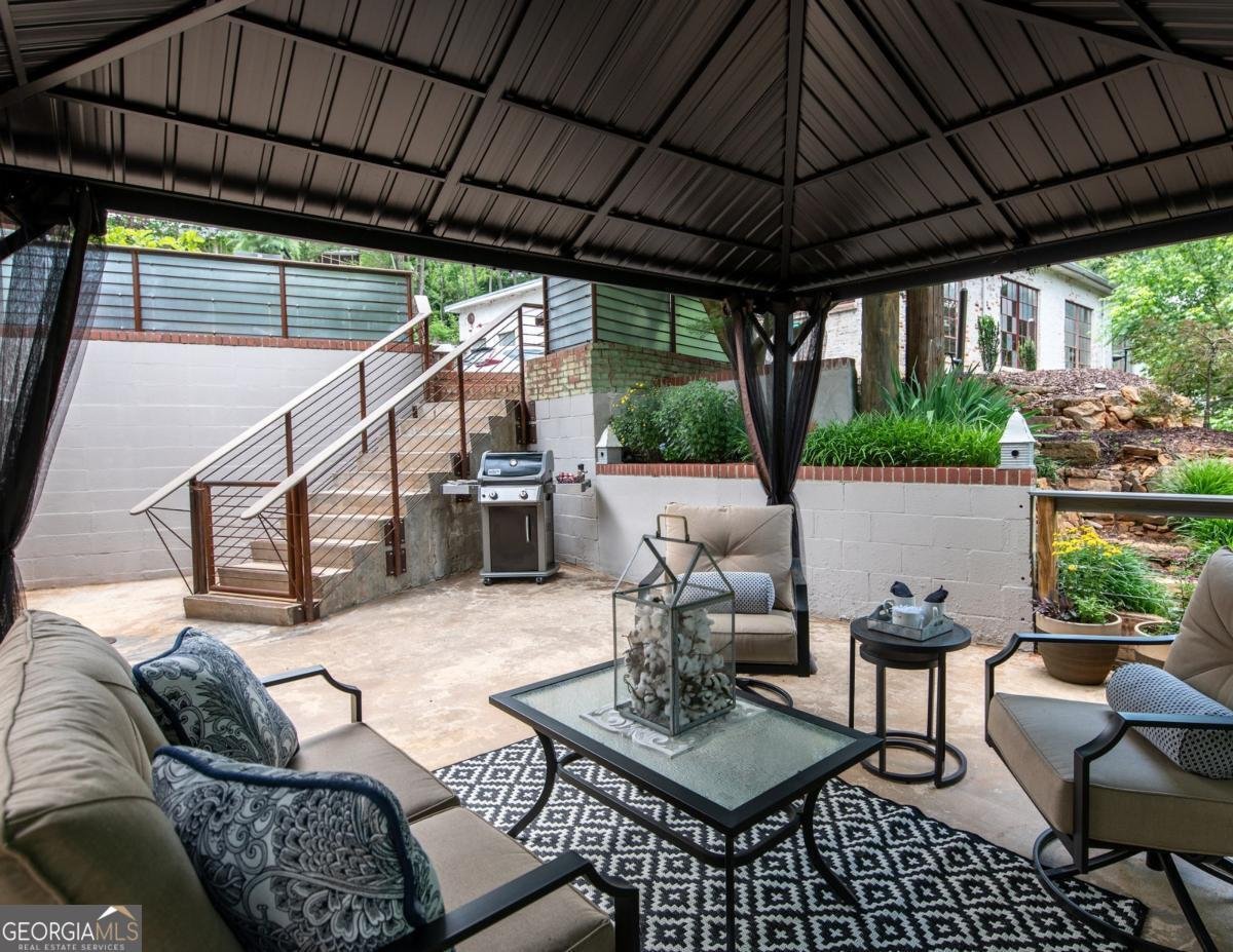 585 White Circle Athens - 12