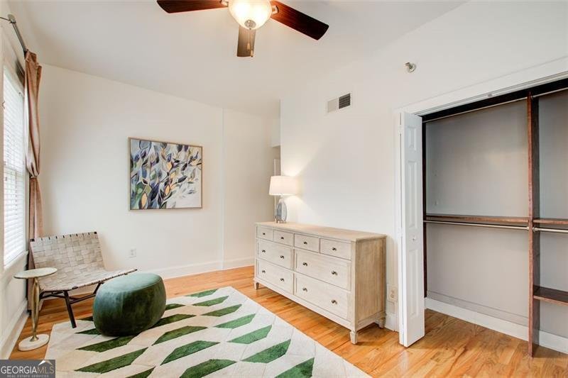 2855 PEACHTREE Road Atlanta - 27