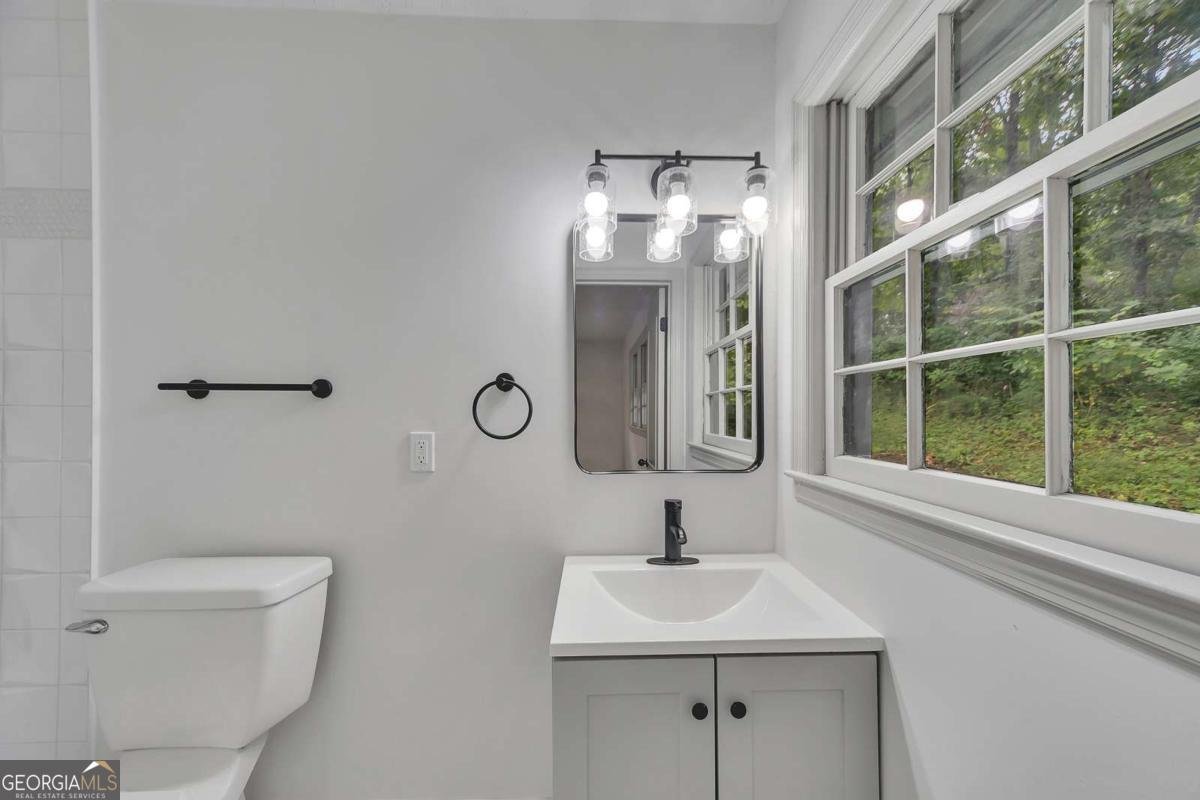 135 Golden Hills Drive Woodstock - 17