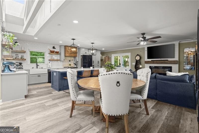 190 Azalea Drive Roswell - 4