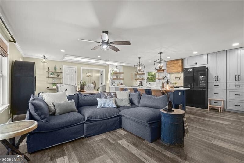 190 Azalea Drive Roswell - 8