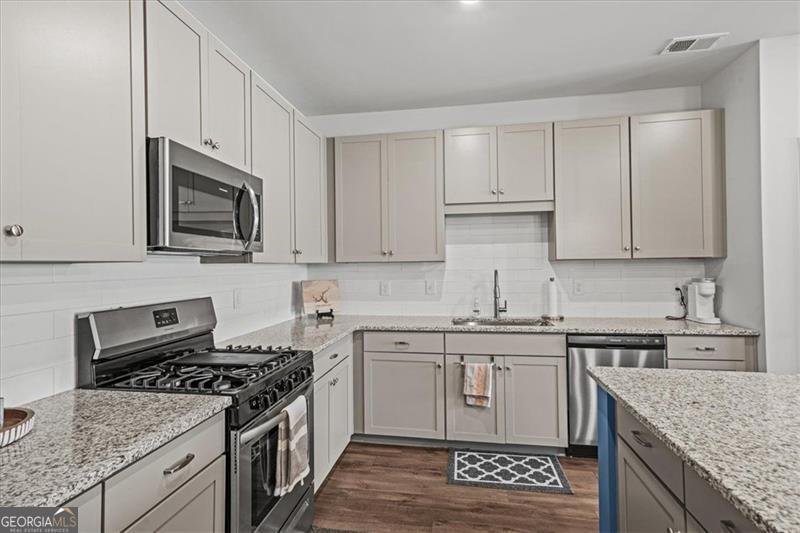 1054 BURKE Street Lawrenceville - 10