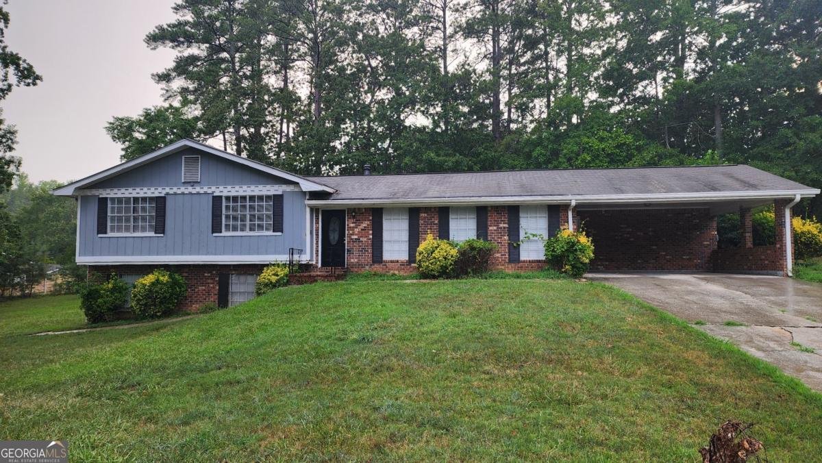 135 Melanie Court Atlanta - 1