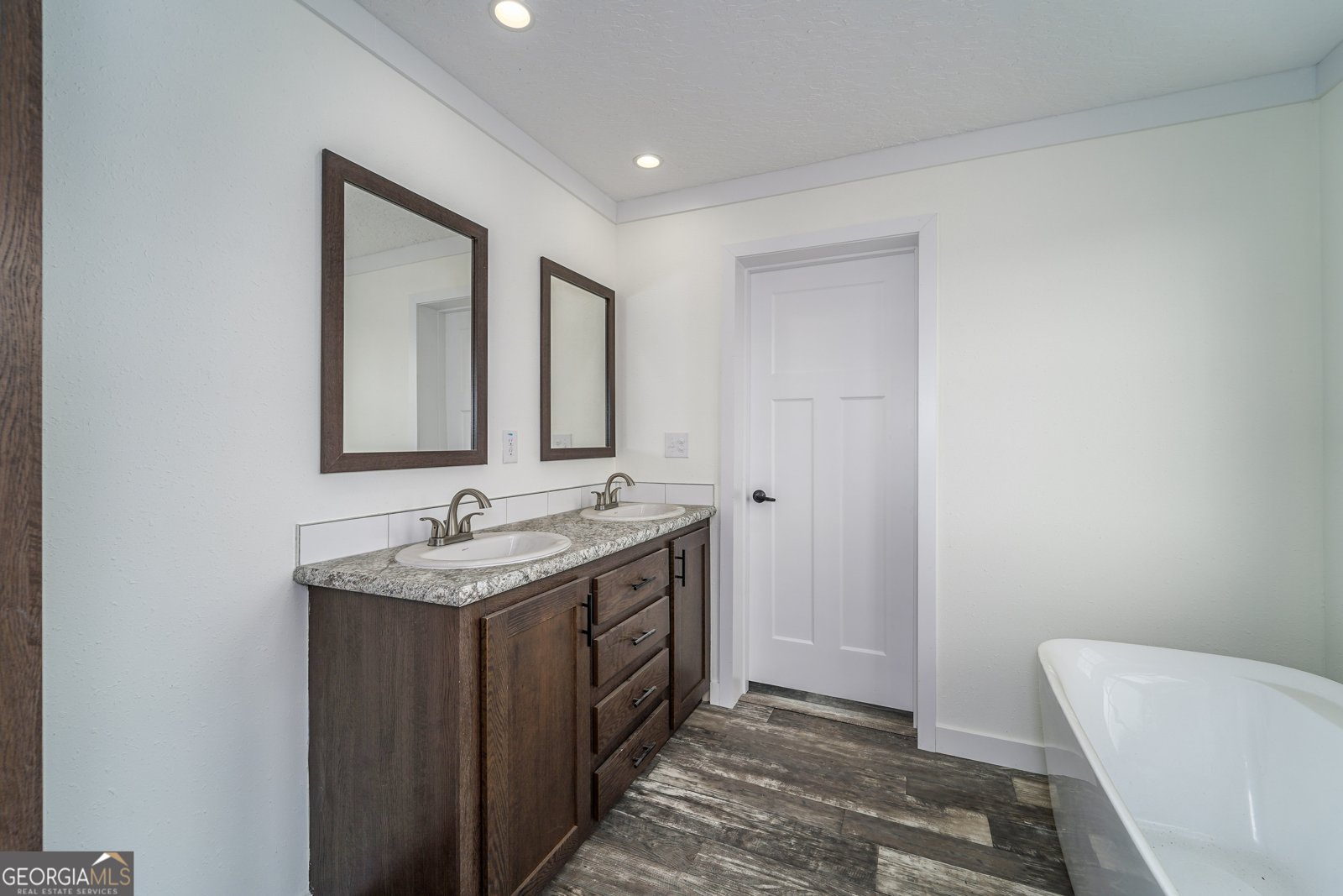 4043 Lake Mayers Road Baxley - 27