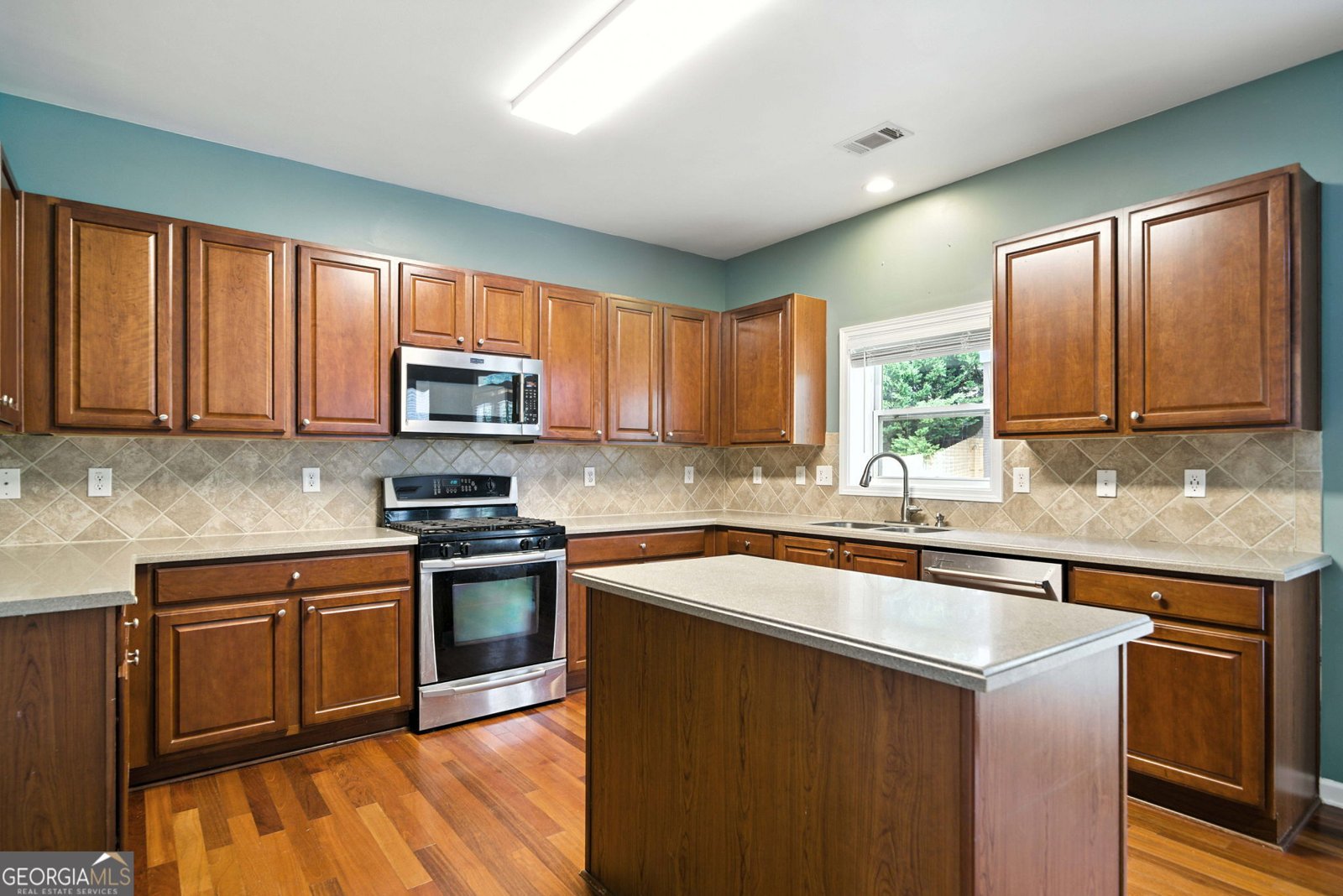 5525 Fieldfreen Drive Cumming - 13