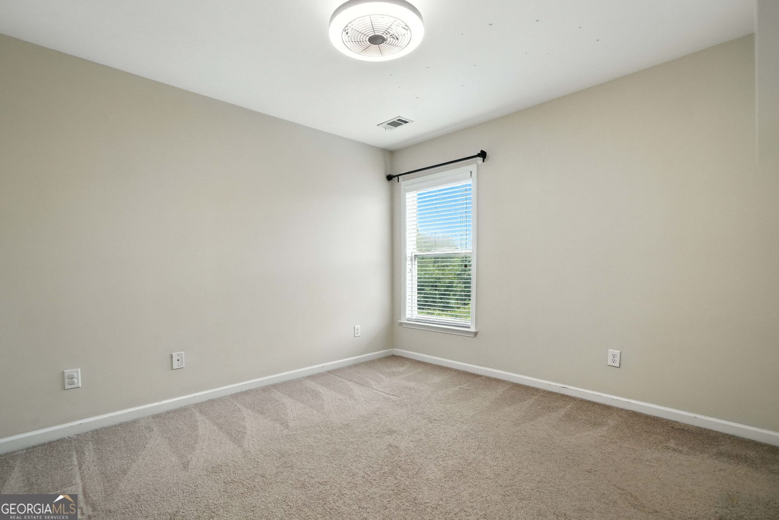 5525 Fieldfreen Drive Cumming - 24