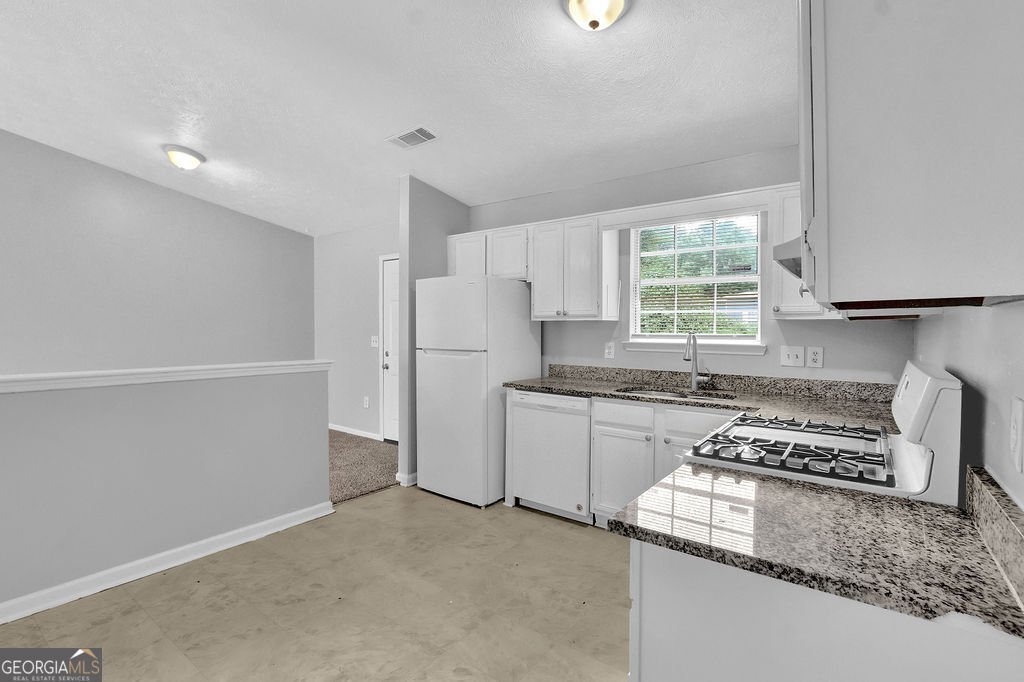 5598 Emerald Glen Stone Mountain - 14