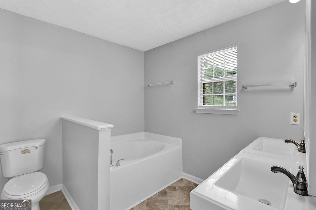 5598 Emerald Glen Stone Mountain - 23
