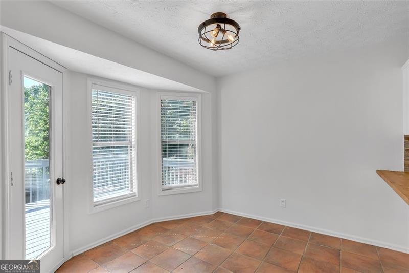 3580 DRUM ROLL Lane Snellville - 10