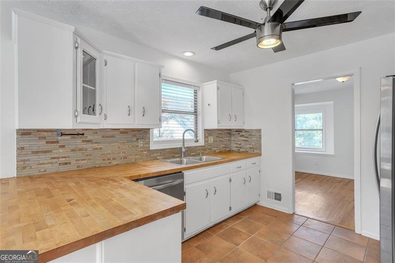3580 DRUM ROLL Lane Snellville - 11