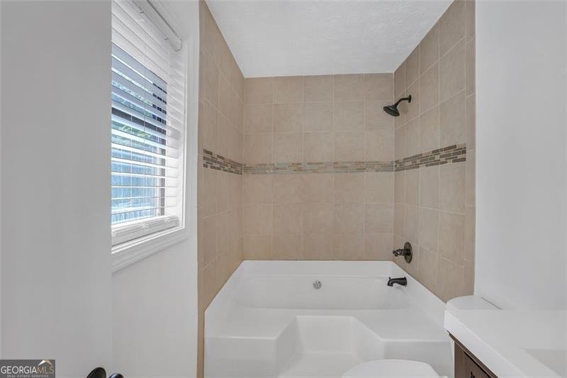 3580 DRUM ROLL Lane Snellville - 19