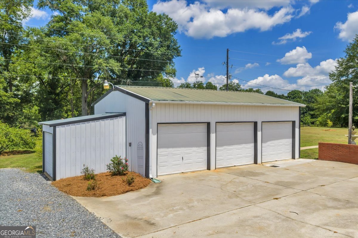 880 Johnstonville Road Barnesville - 37