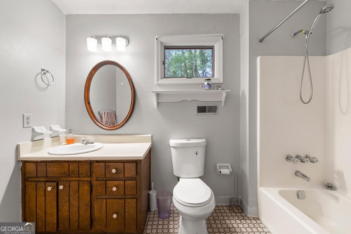 4665 Redspruce Drive Lilburn - 19