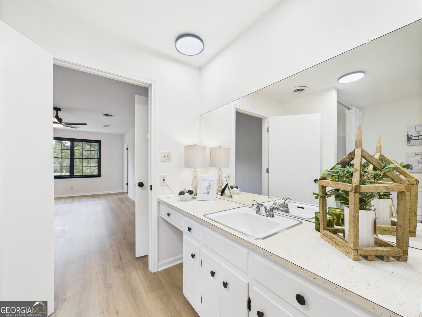 2350 Price Drive Macon - 26