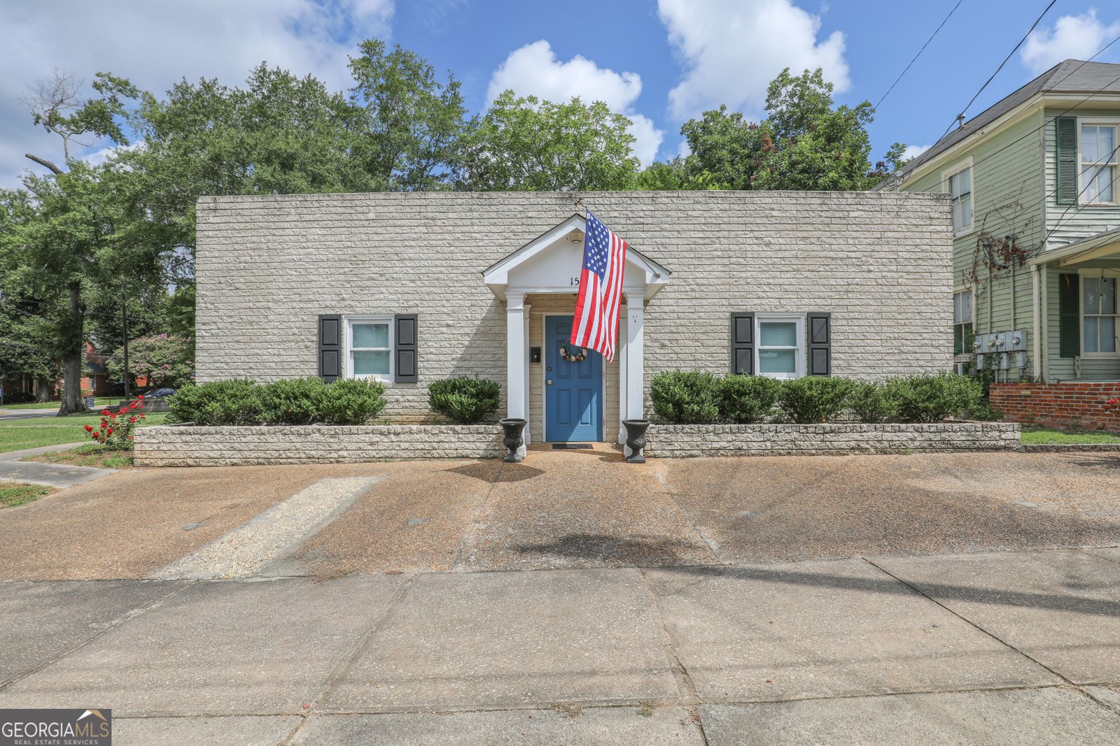 151 W Washington Street Milledgeville - 27