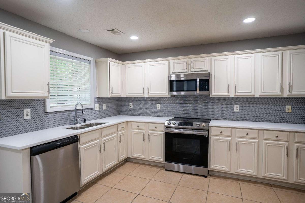 3243 Newtons Crest Circle Snellville - 13