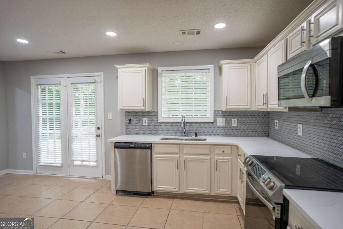 3243 Newtons Crest Circle Snellville - 14