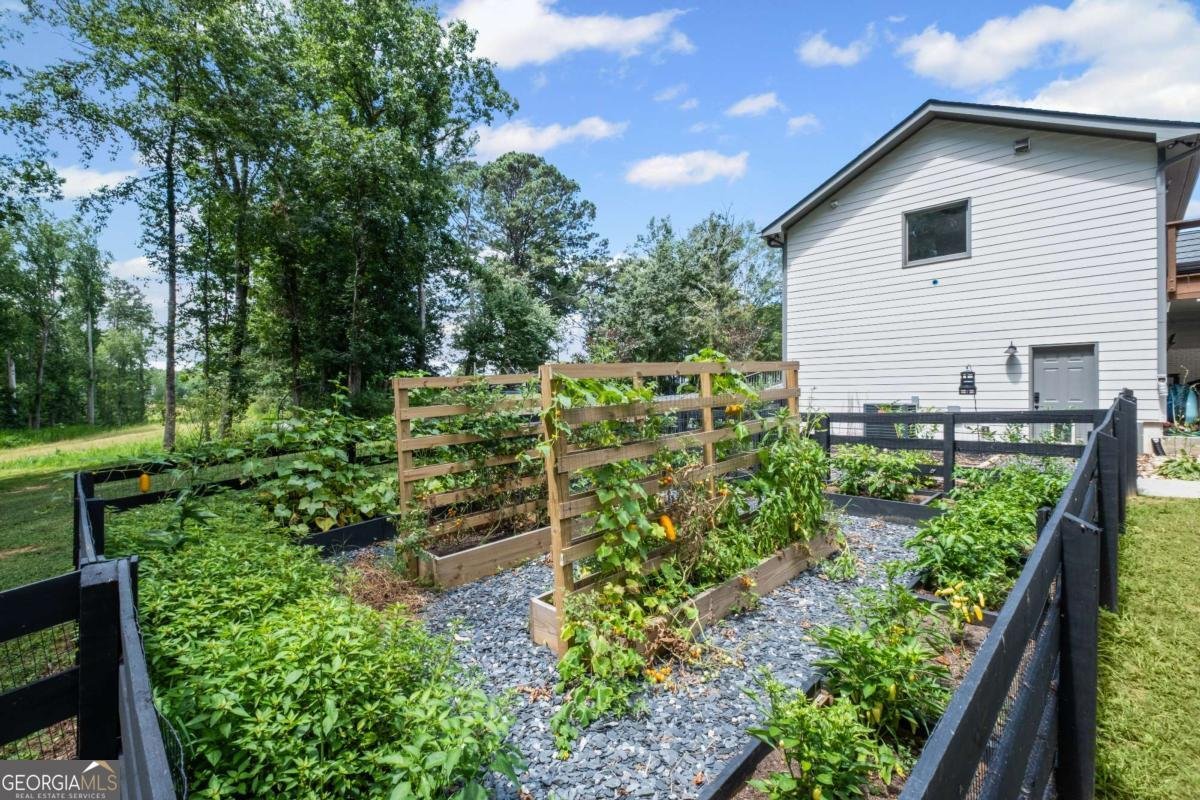 6670 Jewell Bennett Road Dawsonville - 33