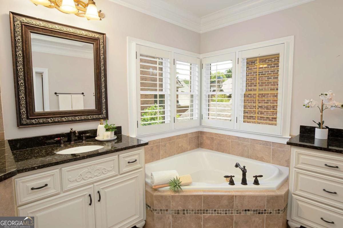 11657 Parkside Avenue Alpharetta - 27