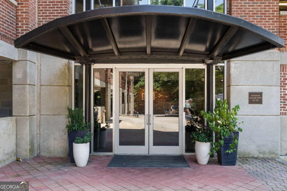 3235 Roswell Road Atlanta - 28