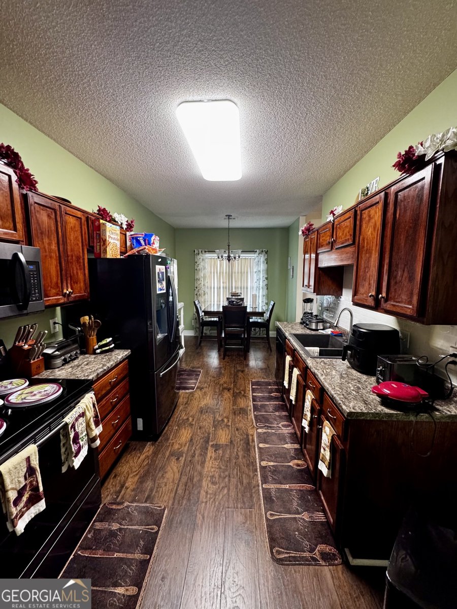 108 Manchester LN. Byron - 9