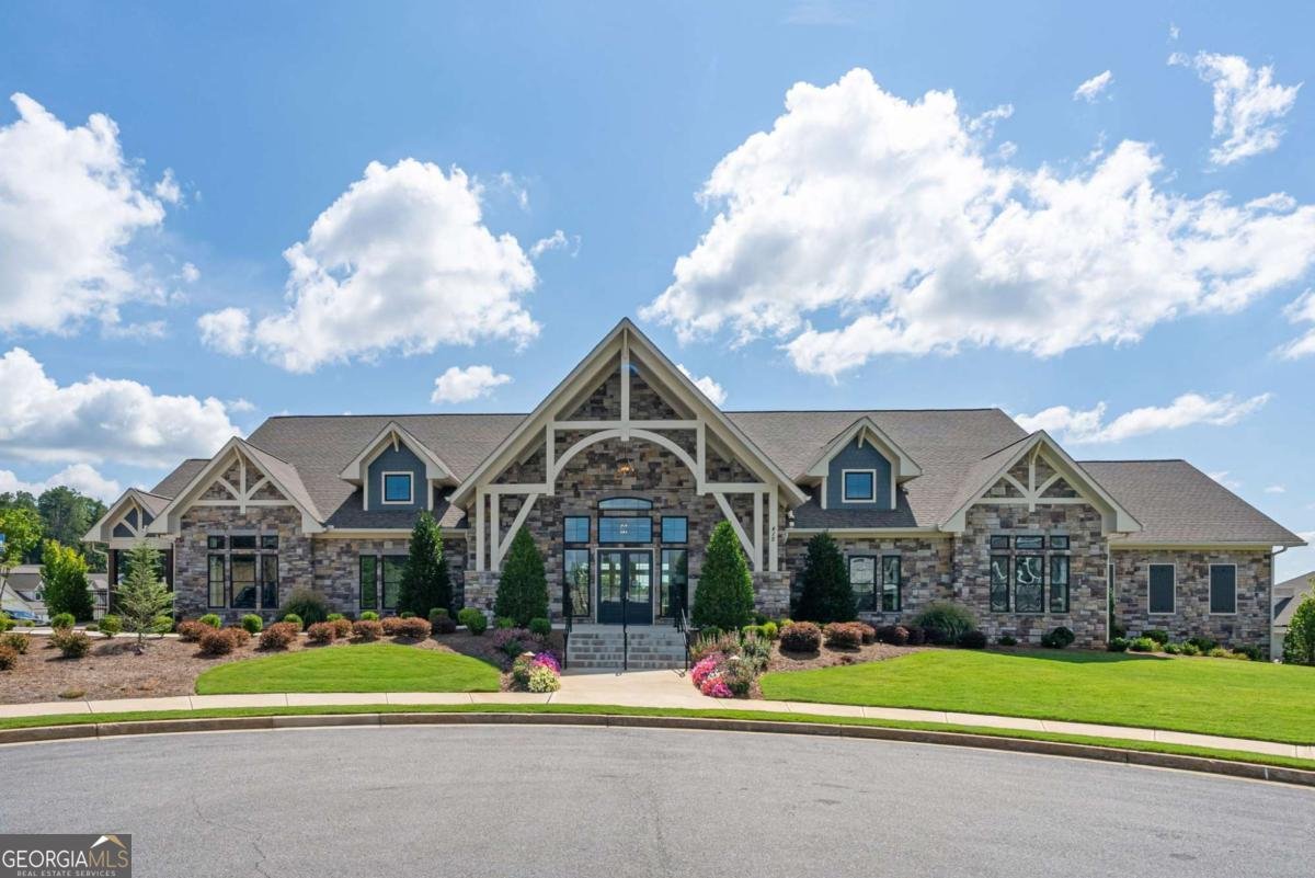 1622 Saddlegate Drive Canton - 43