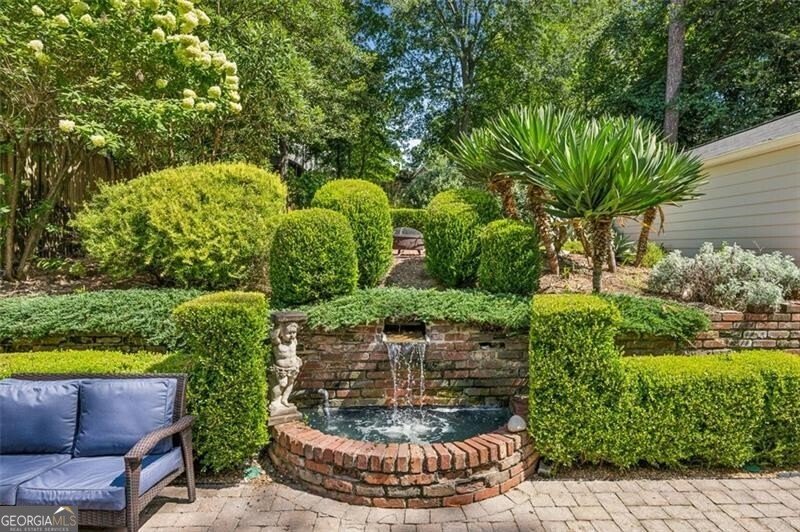 200 Eureka Drive Atlanta - 16