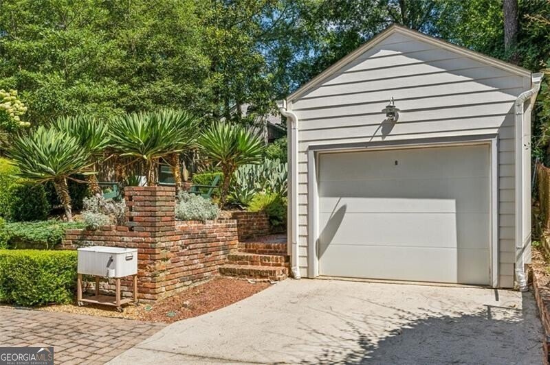 200 Eureka Drive Atlanta - 21