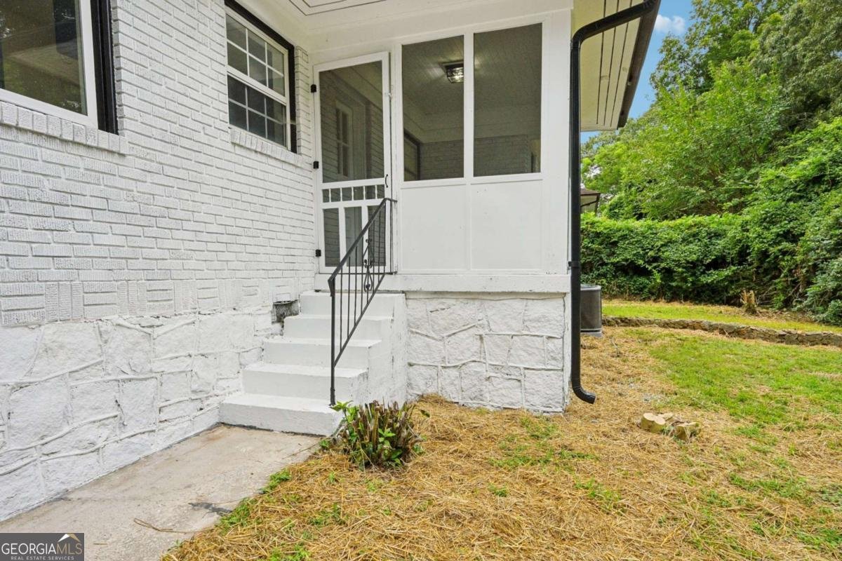 1343 Downs Drive Atlanta - 37