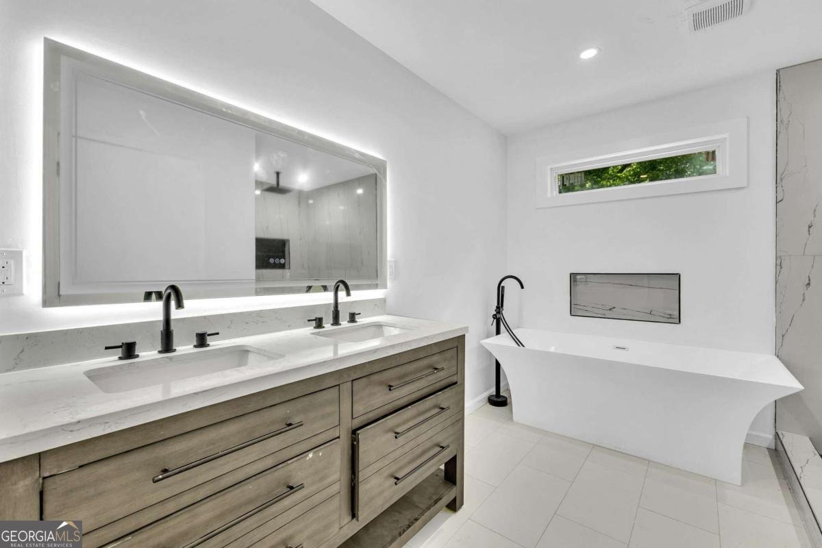 388 Sargent Drive Atlanta - 4