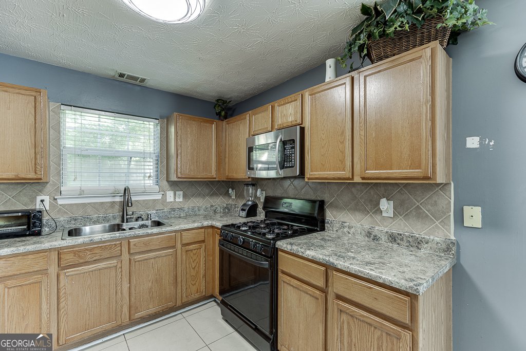 420 Townsend Bend Stockbridge - 15