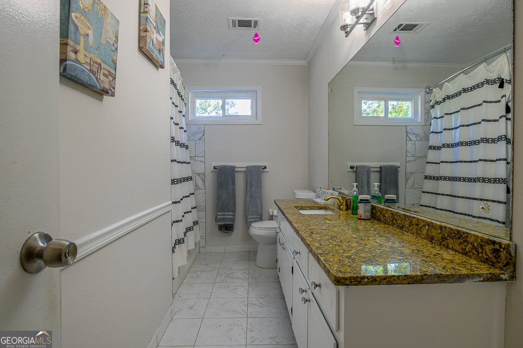 634 ROCKBOROUGH Drive Stone Mountain - 2