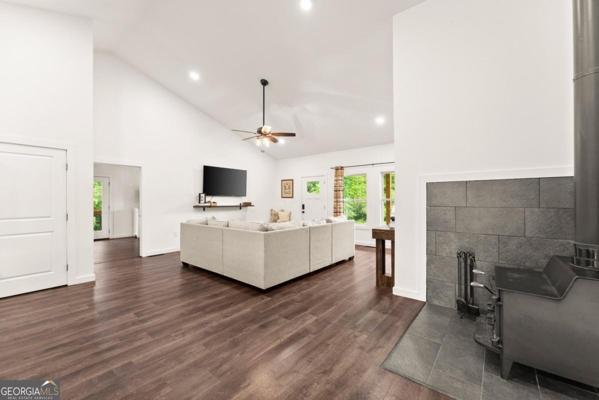 6051 Walden Road Murrayville - 9