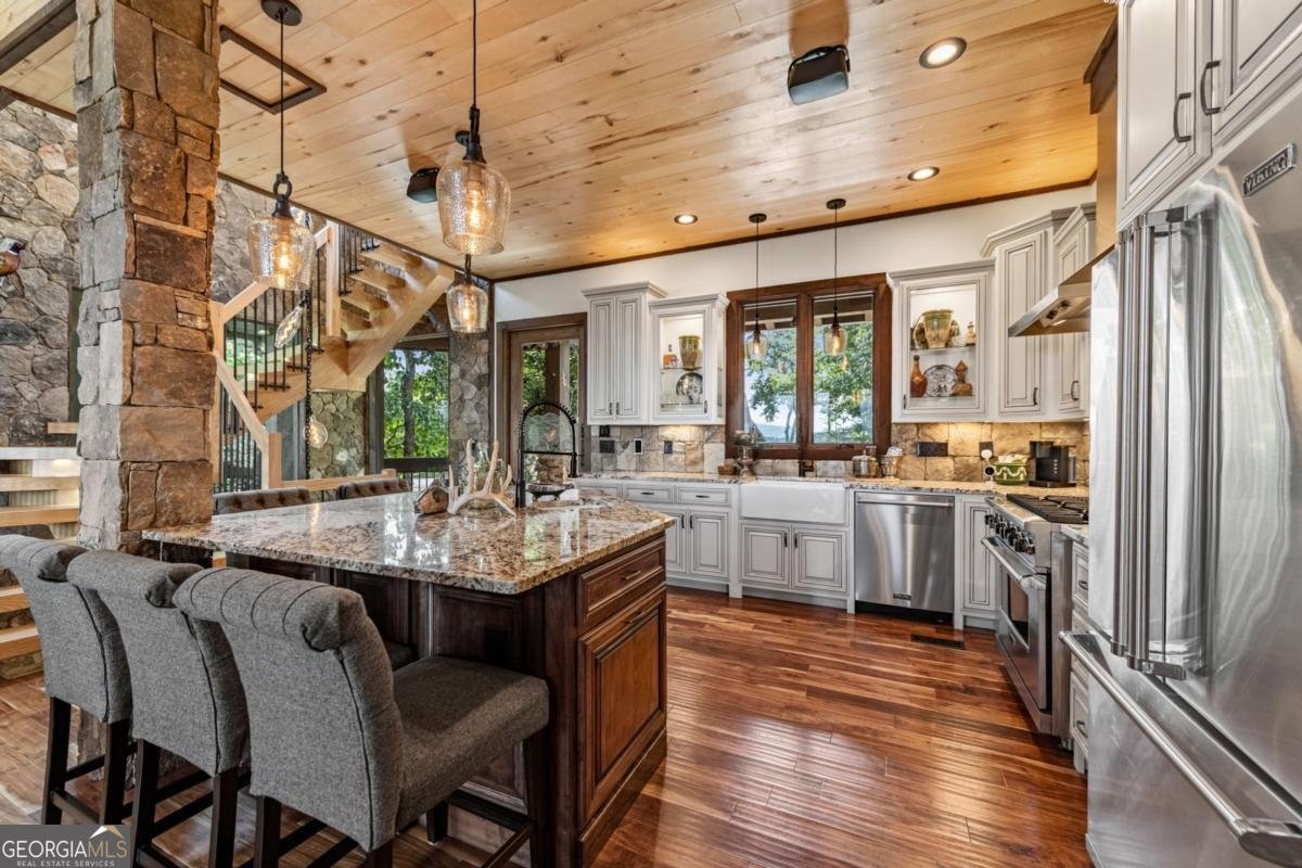 520 Overlook Drive Blue Ridge - 27