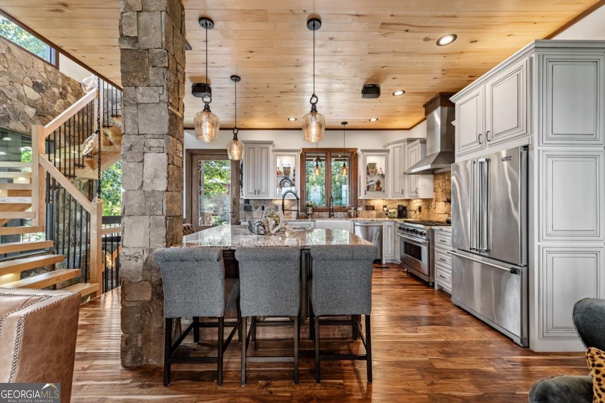 520 Overlook Drive Blue Ridge - 28