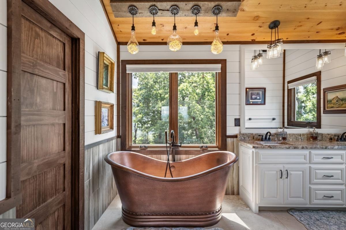 520 Overlook Drive Blue Ridge - 46