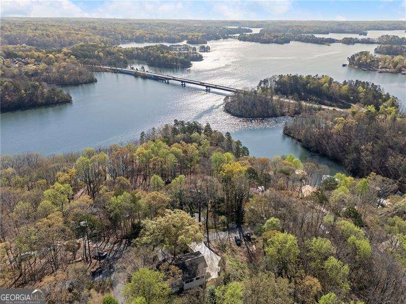 5985 Lakeside Court Gainesville - 28