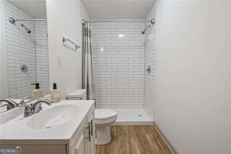 5985 Lakeside Court Gainesville - 34