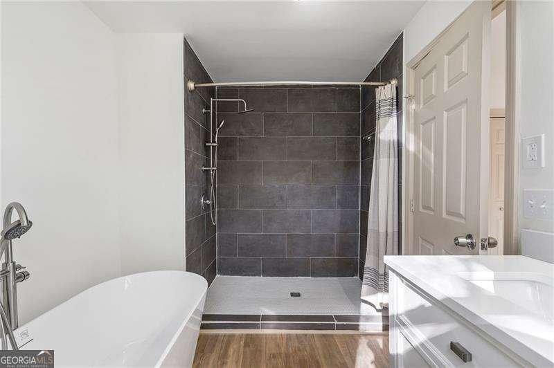 5985 Lakeside Court Gainesville - 5
