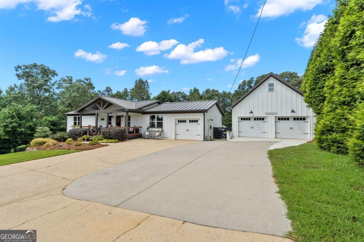 547 Jones Road Ball Ground - 2