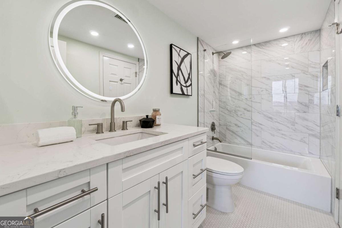 3481 Lakeside Drive Atlanta - 23