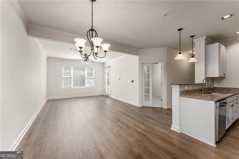 7265 Glisten Avenue Sandy Springs - 10
