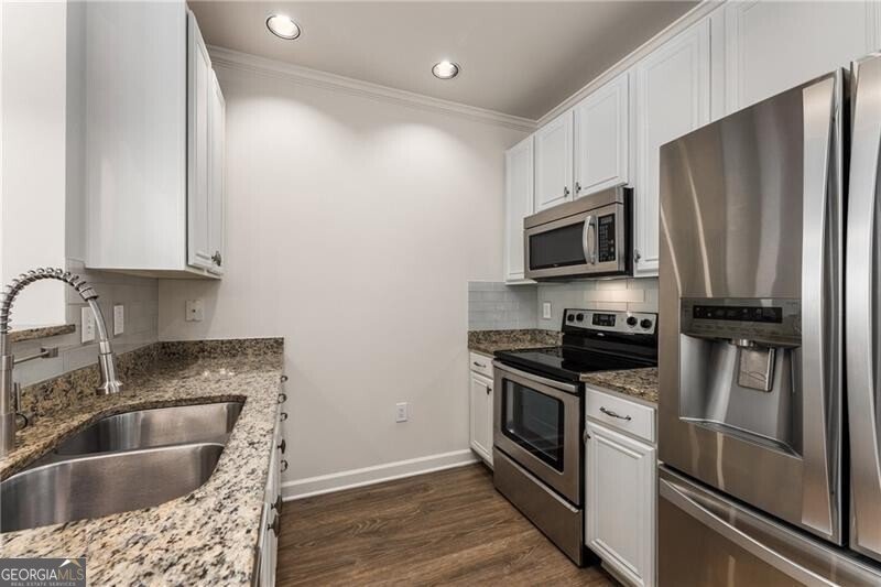 7265 Glisten Avenue Sandy Springs - 12
