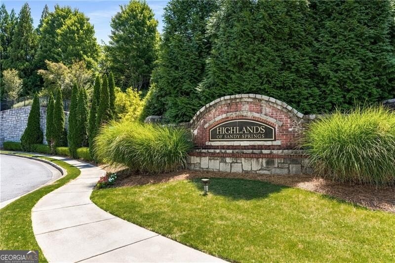 7265 Glisten Avenue Sandy Springs - 32