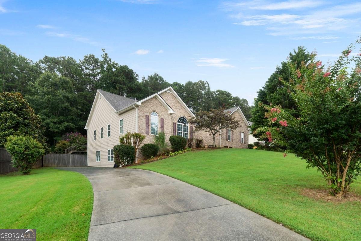 268 Woodridge Drive Douglasville - 1
